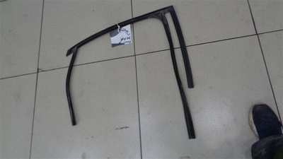 1743083 Уплотнитель стекла двери задней левой Ford Focus 2 2004-2008 2006