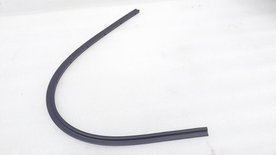 51337182283 Уплотнитель двери BMW 520d F10 2013 , 7182283