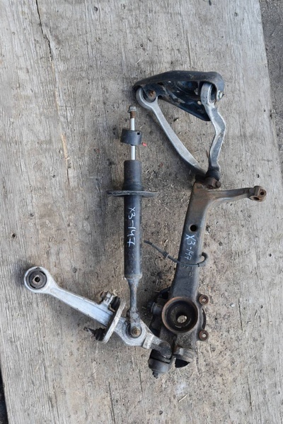 8D0407258N ступица передняя правая Audi A4 B5 1997