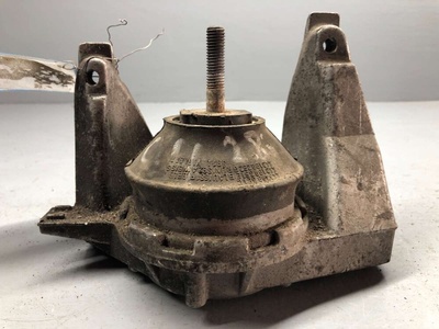 4A0199352 Подушка крепления двигателя Audi 100 C4 1992