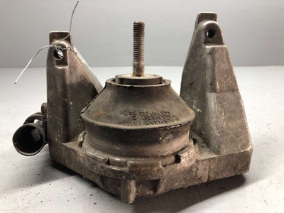4A0199352 Подушка крепления двигателя Audi 100 C4 1992