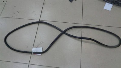 7L0839911D Уплотнитель двери задней Volkswagen Touareg 2002-2010 2005