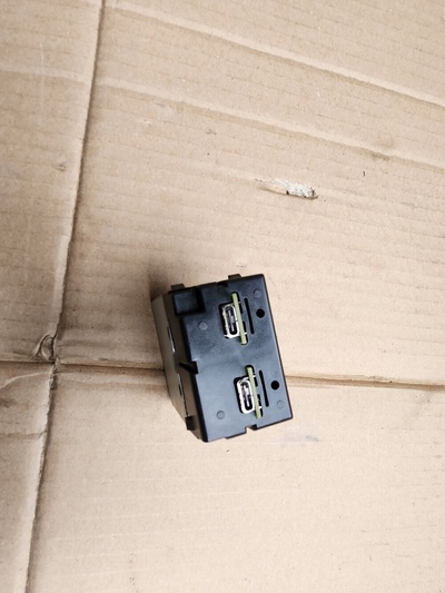 31682676 volvo xc60 ii xc40 порт разъем панель usb - c разъем