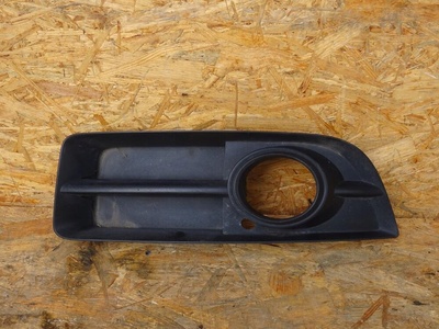 8P4807681F audi a3 8p 8p4 5d решётка бампера левая