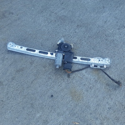 A1687200346 Стеклоподъемник передний левый Mercedes A W168 1999 ,0130821698
