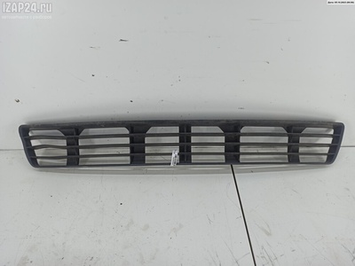 8D0807683 Решетка (заглушка) в бампер Перед. Audi A4 B5 (1994-2001) 1997