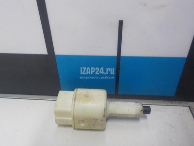 8434009020 Датчик включения стопсигнала Toyota CorollaVerso (2001 - 2004)