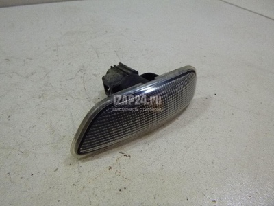 8658945 Повторитель на крыло правый белый Volvo S60 (2000 - 2009)