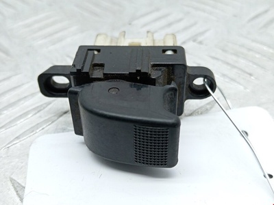 GE4T66370A Кнопка стеклоподъемника Mazda 6 GG (2002-2008) 2002 ,