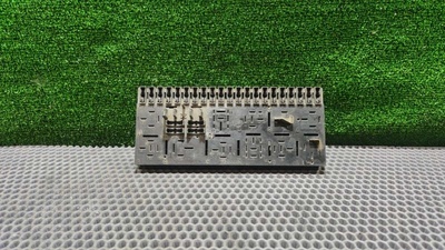 443941822B Блок предохранителей Audi 80 B3 1991