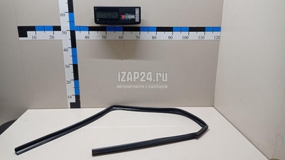 823311CA0A Уплотнитель стекла двери Nissan FX/QX70 (S51) (2008 - 2017)
