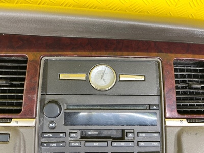 Часы Lincoln Town car III (1997-2011) 2007