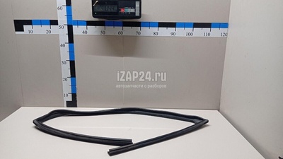 82530A2000 Уплотнитель стекла двери Hyundai-Kia Ceed (2012 - 2018)