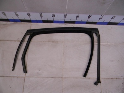 13391188 Уплотнитель стекла двери OPEL Astra J 2010>