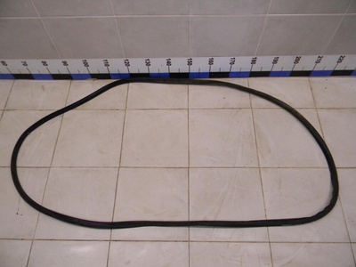 13259942 Уплотнитель (внутри) OPEL Astra J 2010>