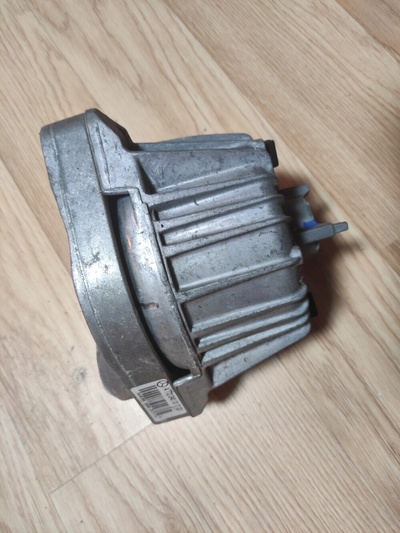 A1722401317 подушка двигателя мерседес slk r172 2.2 cdi