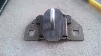 A1667401800 Петля крышки багажника Mercedes C W205 2018