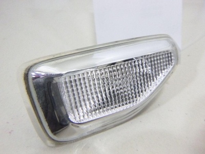 261605JH0A Повторитель на крыло правый Renault Duster II 2021