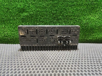 443941822B Блок предохранителей Audi 80 B4 1993 443 941 822 B