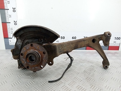 8D0407257 Ступица (кулак цапфа) передняя левая Audi A6 C5 (1997-2005) 1998 ,AL