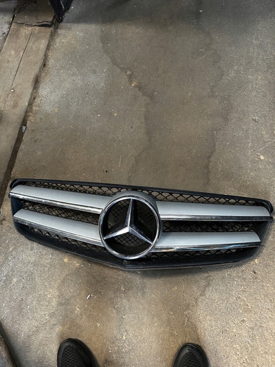 A2048802183 мерседес w204 рестайлинг amg решетка радиатора передний