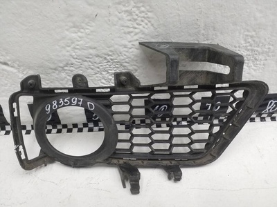 51118062631 Решётка переднего бампера левая BMW 3er F30 Restail