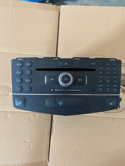 A2048704096 радио компакт - диск навигация мерседес c w204
