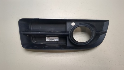 8P4807682F Заглушка (решетка) бампера Audi A3 (8PA) 2004-2008 2007