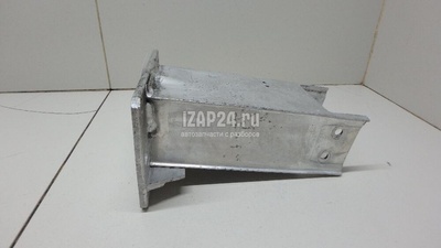 8R0807133 Кронштейн усилителя переднего бампера левый VAG Macan 2013