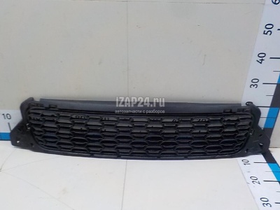 622540347R Решетка в бампер центральная Renault Duster 2012