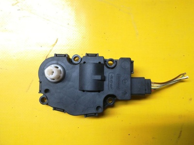 K9749005 Моторчик заслонки печки Audi A4 B8/8K (2007-2011) 2009