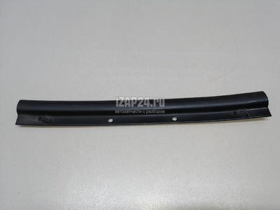 5E0823736 Уплотнитель капота VAG Octavia (A7) (2013 - 2020)