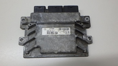 237104779R Блок управления двигателем Renault Logan II 2014