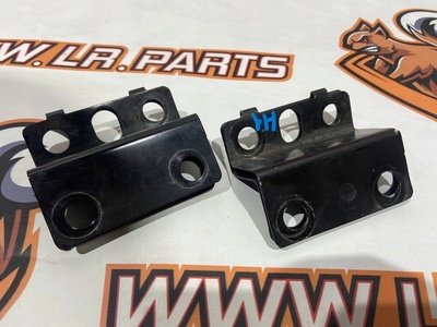 LR033049 крепление бампера правое range rover cpla8d069ac