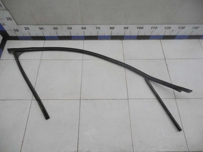 3B0837432CB41 Уплотнитель стекла двери VW Passat [B5] 1996-2000