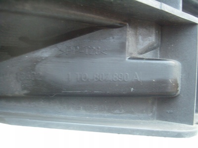 1T0807890A touran 1t крепление бампера правая переднего 04 - 06r