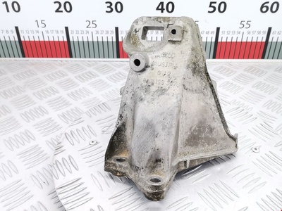 8A0199307B Кронштейн (крепление) двигателя (лапа крепления) Audi 80 B4 (1991-1996) 1992 ,8A0199307C