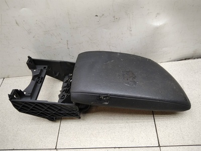 51169230135 Подлокотник bmw 1-серия F20/F21 2011-