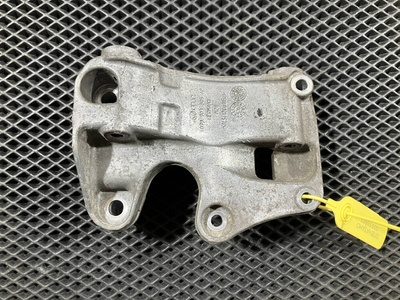 079903805AF Кронштейн генератора Audi A8 D4/4H 2014