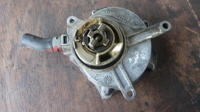 06D145100F Насос вакуумный Audi A6 C6/4F 2008