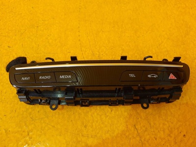 A2059055811 мерседес c w205 панель радио навигация