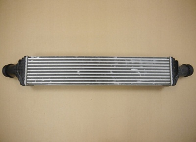 8W0145805A audi a4 a5 8w q5 радиатор интеркулер
