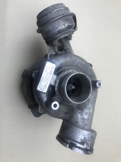 03L145701E audi q5 a4 a5 a6 2.0 tdi 170km турбина 038145702e