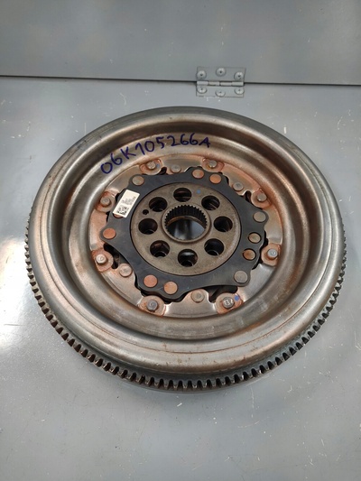 06K105266A гольф vii r20 колесо двухмассовый муфта 2.0 tsi набор