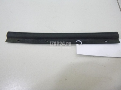 5E0823736 Уплотнитель капота VAG Octavia (A7) (2013 - 2020)