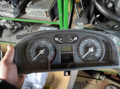 8200291330 лагуна 2 рестайлинг 1.9 dci автомат часы спидометр