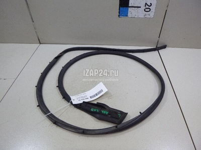 808303641R Уплотнитель двери Renault Arkana 2019