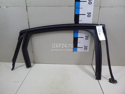 823304696R Уплотнитель стекла двери Renault Arkana 2019