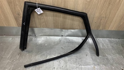 13351313 Уплотнитель стекла задней левой двери Opel Meriva B 2010- 2011