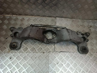 8E0399263S Балка под КПП Audi A4 B7 2004-2008 2005